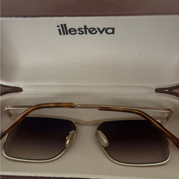 Illesteva sunglasses gold frame. Worn once comes with beautiful leather case